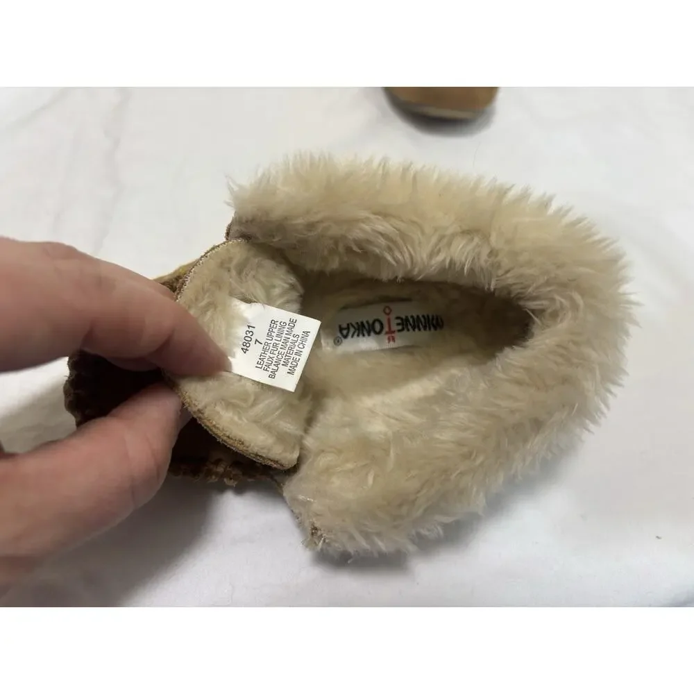 Minnetonka Toddlers Size 7 Charley Tan Brown Leather Moccasin Slippers Comfy